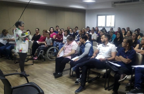 Dia 28 de maio tivemos palestra a com a professora Lurdinha, sobre o tema: Desperte o gigante que há em você.