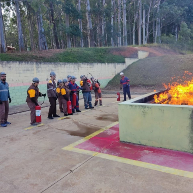 Foto 1 de Treinamento de Brigadistas da equipe do GPACI no centro de treinamento DAMATA