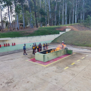 Foto 1 de Treinamento de Brigadistas da equipe do GPACI no centro de treinamento DAMATA