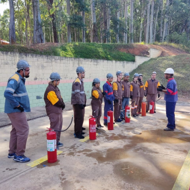 Foto 1 de Treinamento de Brigadistas da equipe do GPACI no centro de treinamento DAMATA